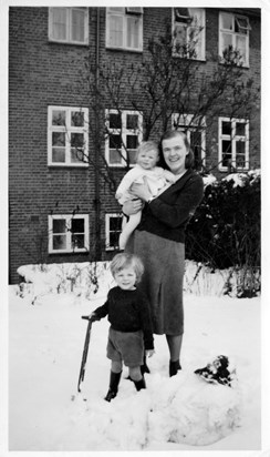 Chenda with Roger & Mary at 44 Rotherwick Rd