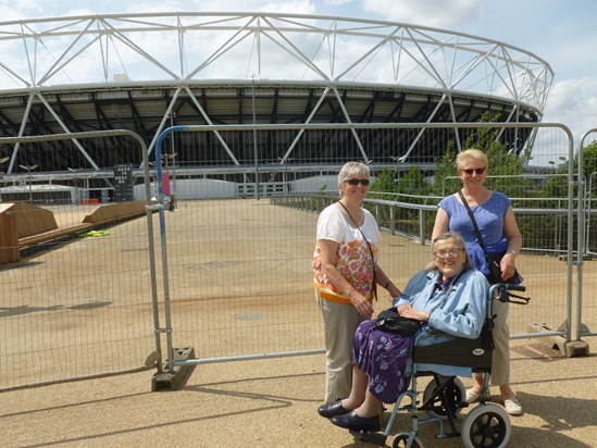 Mary, Chenda and Christiane in front of the Olympic Stadium 2015