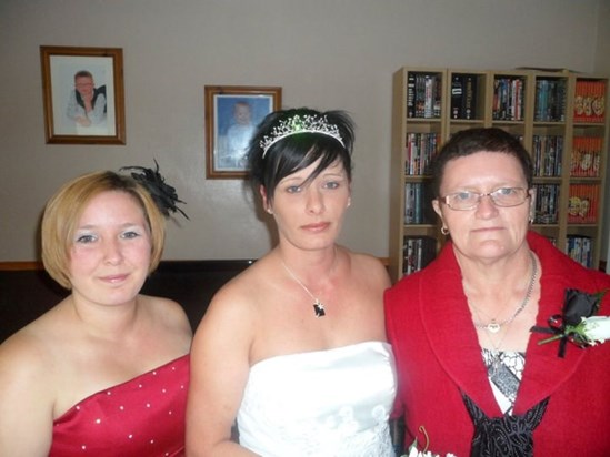 my special mum and sister on my wedding day