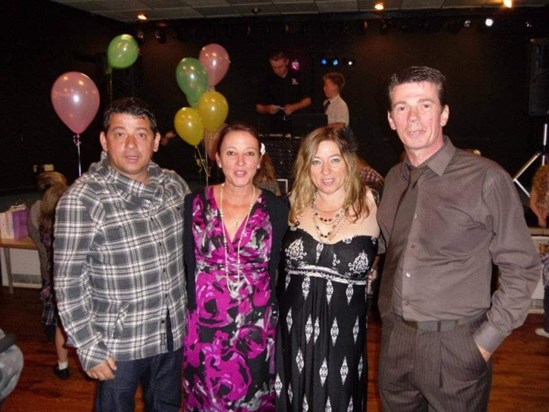 Darron with his brother martin and sisters mandy and hayley
