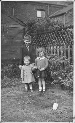 Benny with cousin Madaline and foster-brother Edwin visiting grandma - Holly Walk, Enfield (1940)