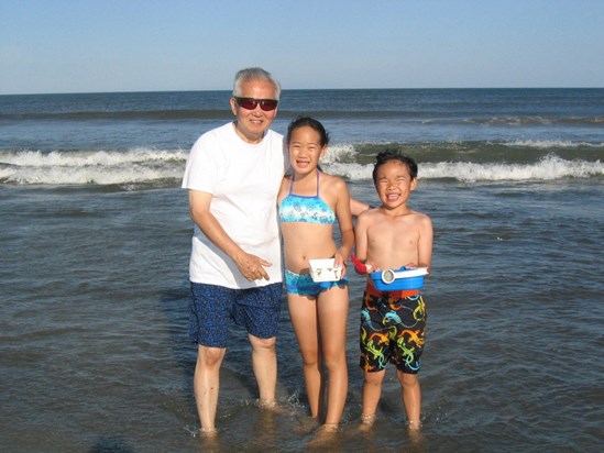 2004 July -- Dad with Amelia & Ethan (7  years old) at Cape May Beach