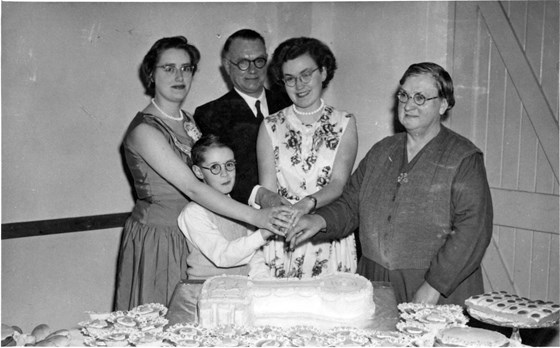 Sylvia's 21st Birthday with (left to right) Cynthia, John, Dad, Sylvia and Grandma Yeman.
