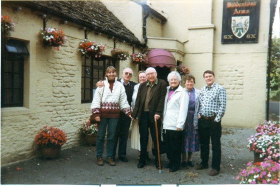 1998 - A family pub lunch: Karma, Peter, Diane, Uncle Frank, Cynthia, Sylvia and John.