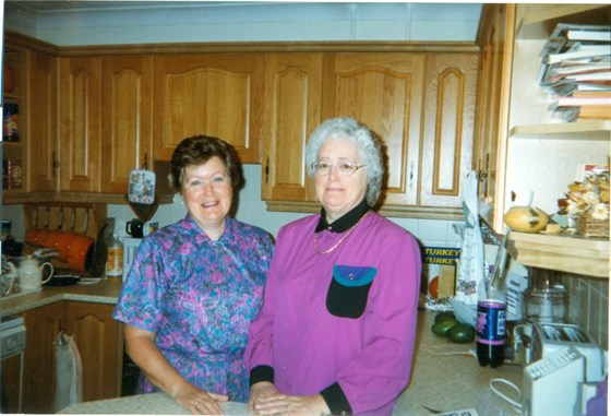 1998 - Sylvia and Cynthia in Sylvia's home in Reading.