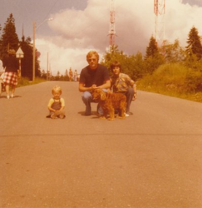 With nephew Anders, cousin Tore and his dog Peik in Norway