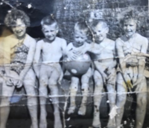 Jan aged about 8 with 4 of her siblings
