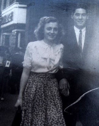 Harold and Joan young and in love