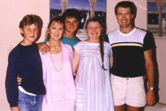 1986_ Xmas Mum Bev and all of her kids_Matthew,Scott,Nicole and Mark