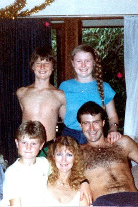1985_Mum Bev with all her kids_Matthew,Scott,Nicole and Beloved Mark.