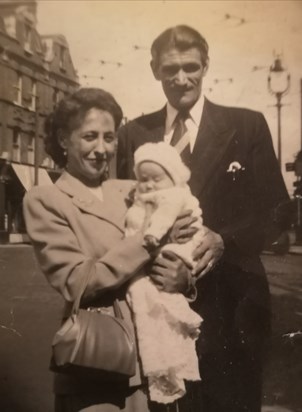 Eileen with her Mum and Dad. 