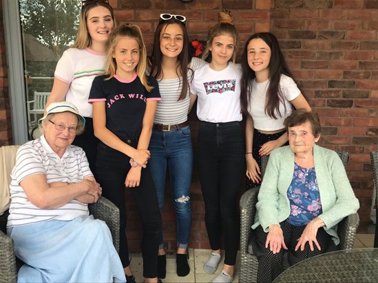 Nan Yvette & Nan Kathleen with some of their great grand children, Sofia, Erin, Chloe, India and Isabella