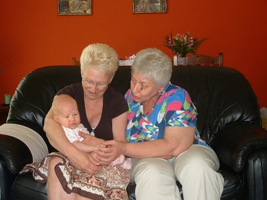 Grandmothers together