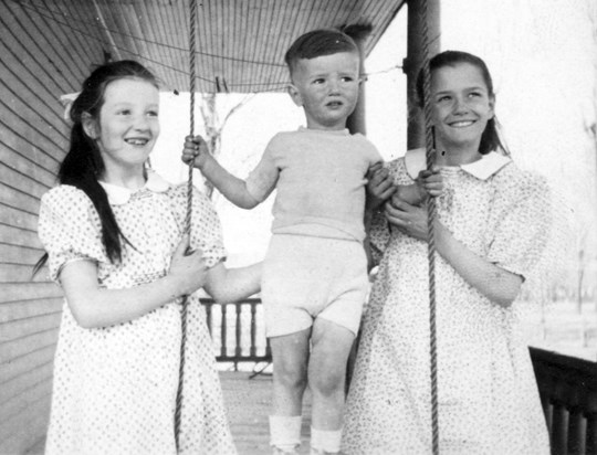 Therese & Johnny & Agnes Bernuy, 1939