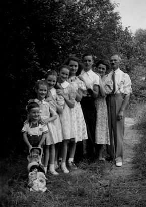 Bernuy family, 1939-ish