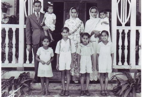 Hassen with his parents and brother and sisters in Mauritius-1943