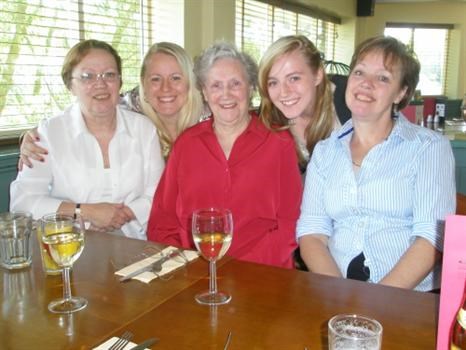 Linda, Vicki, Betty, Sophie & Carole.