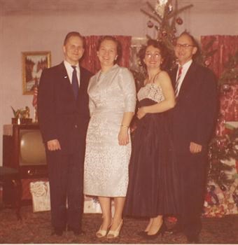 Hal & Maxine with his brother Norman and wife Lily