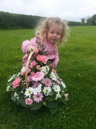 Your cousin Layla bringing you flowers x x