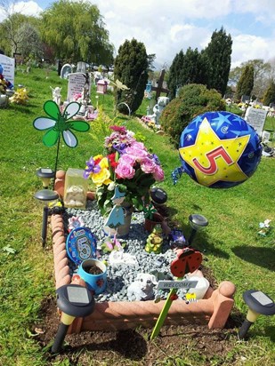 Your grave on your 5th birthday xx