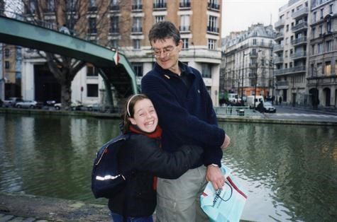 Andy en route pour l'école avec Roxann  Canal St Martin, Paris 1999