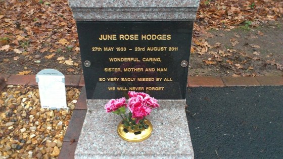 moms grave in west bromwich crem