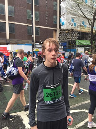 Daniel completes Manchester 10k in 1 hour & 50 seconds