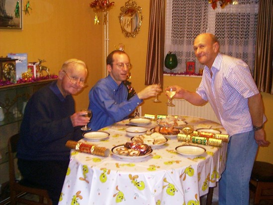 At Jane's Dad's house, Christmas 2002.  Dad, Jane's brother Paul and Alan.