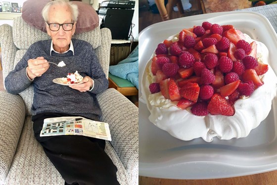 WHEN HE VISITED HIS COUSINS IN NEW ZEALAND HE FOUND THAT PAVLOVA WAS THE EQUIVALENT OF CHRISTMAS PUDDING AND IT QUICKLY BECAME HIS FAVOURITE. EVERY TIME KAY VISITED SHE WOULD MAKE ONE.