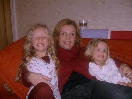 Nettie, Hannah and Abbie at home