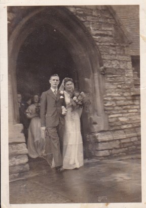 Pauline and Kenneth leaving St Marks Church on their wedding day, October 1944