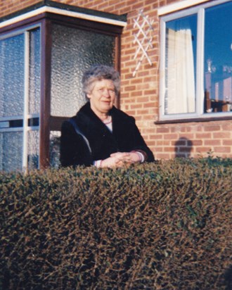 Pauline outside 168, Kingsclere Avenue. 1987