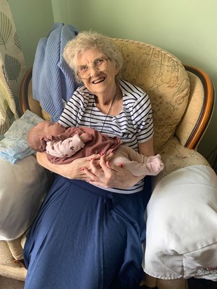 Daphne and her great granddaughter, Lottie-Ann