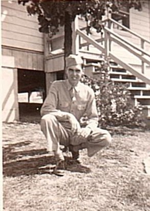 Bob in Army @ Ft. Leonard Wood WWII