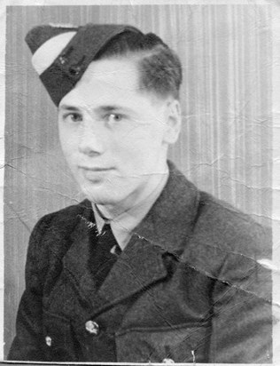 Gerald Osley 3051018 RAF Jan 1944 back Photo