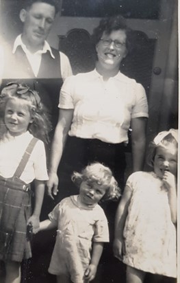 1951: with family in Kilnavara, Ireland 