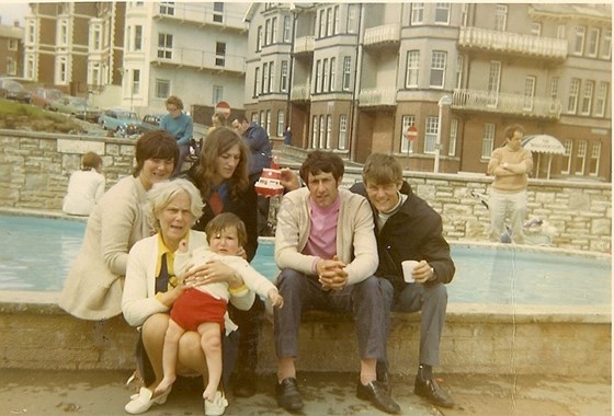 Mum, Nan, me, Auntie Joyce, Dad without a tash and Uncle Paul-1972