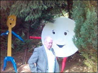 dad gettin chased by the dish and the spoon lol