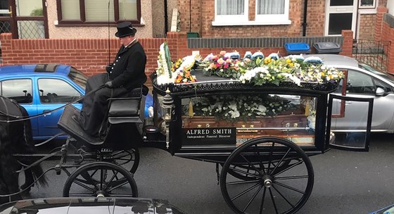 Funeral carriage 🖤🖤
