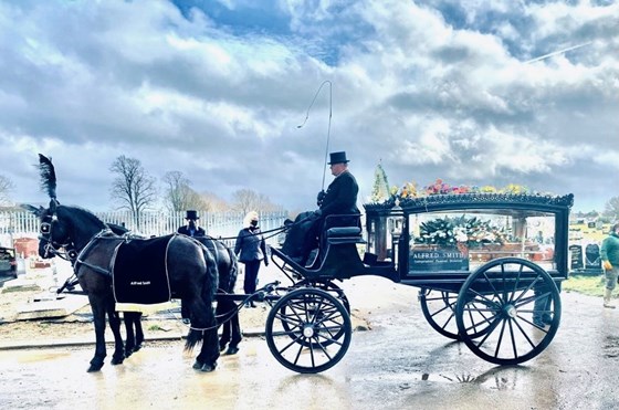 Funeral carriage 🖤🖤