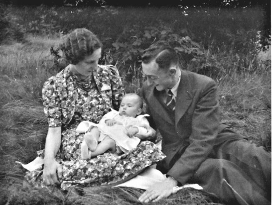 Margaret, June, Cyril 1941