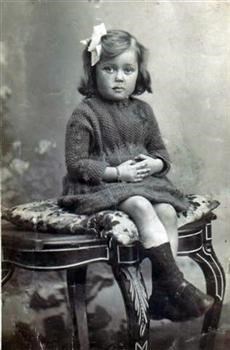 Marjorie aged 4 (1924)