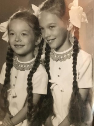 Two sisters : Alicia age 5 Ania age 7