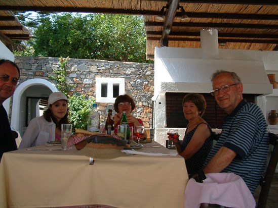 Taverna at Minos Palace