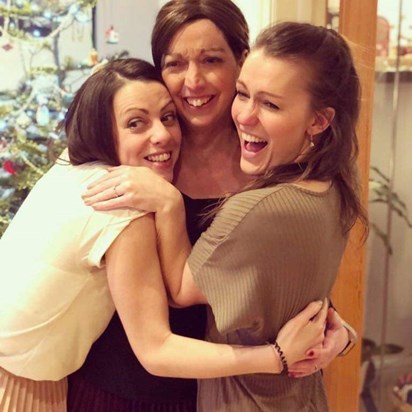 Three of a kind - Sisters 