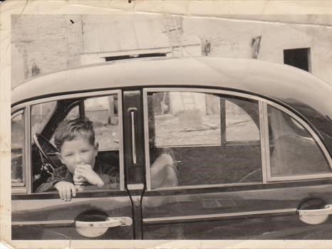 Age 5 in Auntie A's Morris Minor