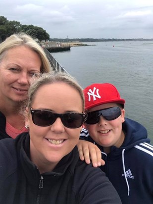 Crabbing at Mudeford Quay