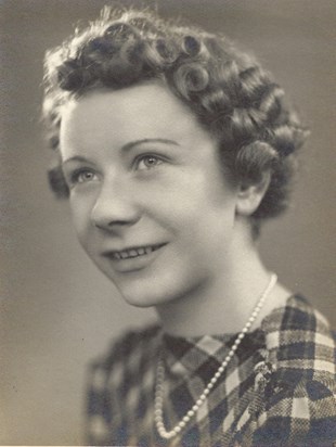 Doreen aged about 16