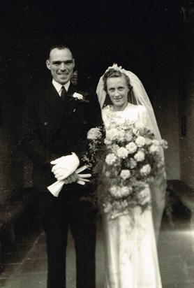 Len and Mary on their wedding day. 6th September 1947
