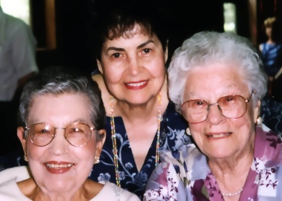 GOLDEN GIRLS- Yo with sisters Sue & Carrie-2002